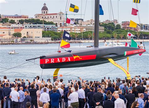 prada boat crew|Luna Rossa Prada Pirelli Team.